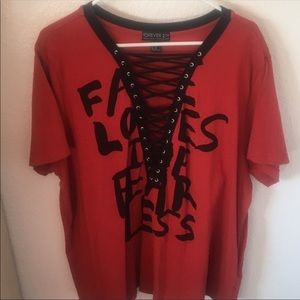 Super cute lace up F21+ tee!